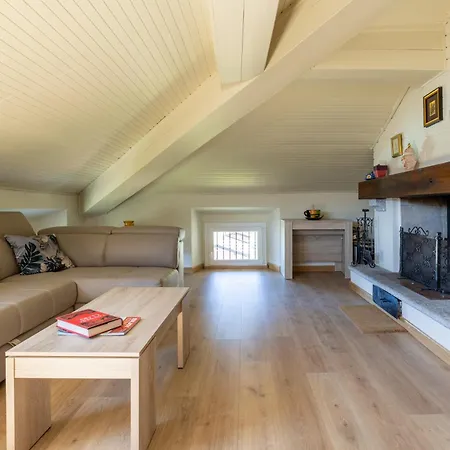 Lucia - Tremezzina Tremezzo